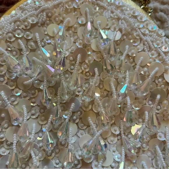 Vintage 80s 90s Iridescent Beaded Sequin Whitw Gold Kiss Lock Evening Bag Purse - Picture 3 of 4